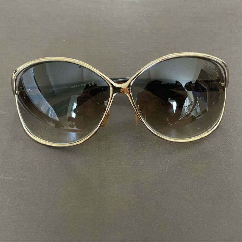 SOLD! Tom Ford Yvette Sunglasses